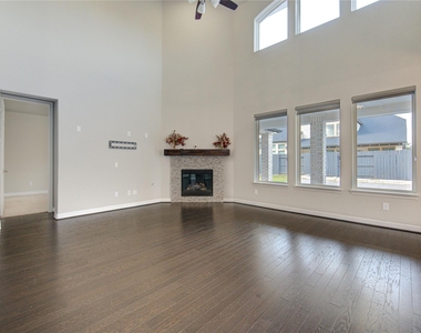 28918 Woods Rose Court - Photo Thumbnail 18