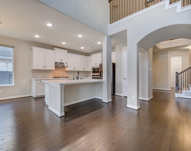 28918 Woods Rose Court - Photo Thumbnail 17
