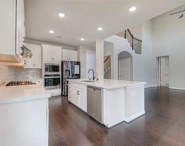 28918 Woods Rose Court - Photo Thumbnail 13