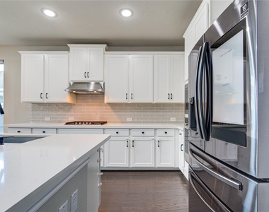 28918 Woods Rose Court - Photo Thumbnail 10
