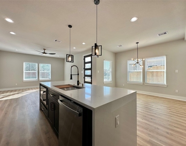 2444 Carmel Street - Photo Thumbnail 10