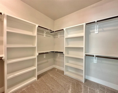 2444 Carmel Street - Photo Thumbnail 18