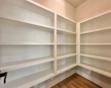 2444 Carmel Street - Photo Thumbnail 13
