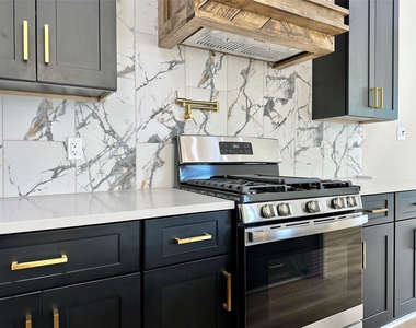 2444 Carmel Street - Photo Thumbnail 12