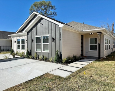 2444 Carmel Street - Photo Thumbnail 1