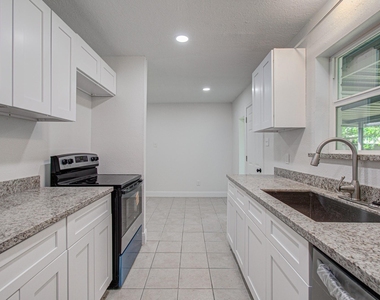 9843 Ribbonwood Street - Photo Thumbnail 11