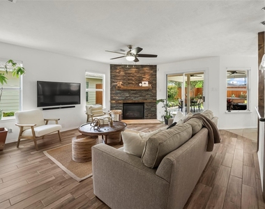 7806 Northfork Hollow Lane - Photo Thumbnail 3