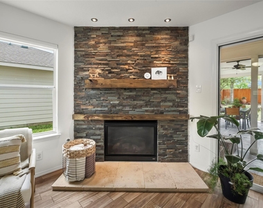7806 Northfork Hollow Lane - Photo Thumbnail 2