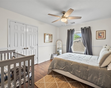 7806 Northfork Hollow Lane - Photo Thumbnail 6