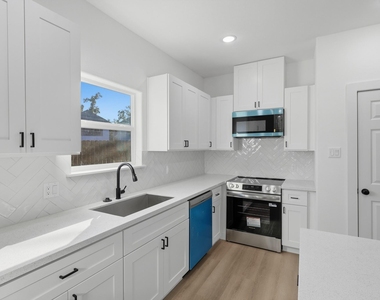 903 Marjorie Street - Photo Thumbnail 7