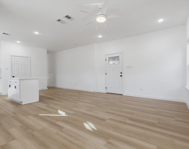 903 Marjorie Street - Photo Thumbnail 2