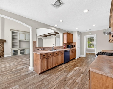 7603 Kenmark Court - Photo Thumbnail 14