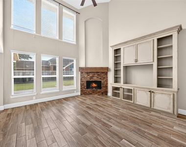 7603 Kenmark Court - Photo Thumbnail 12