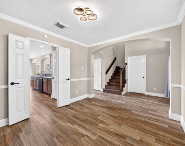 7603 Kenmark Court - Photo Thumbnail 9