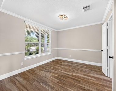 7603 Kenmark Court - Photo Thumbnail 8