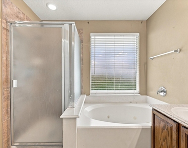 30026 Luna Lakes Drive - Photo Thumbnail 23