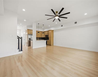 8210 Lawler Street - Photo Thumbnail 7