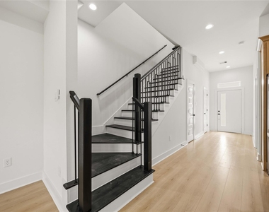 8210 Lawler Street - Photo Thumbnail 9