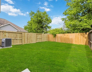 8210 Lawler Street - Photo Thumbnail 26