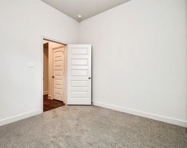 1318 Lakeside Creek Road - Photo Thumbnail 7