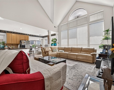 214 Kentwood Ridge Court - Photo Thumbnail 17