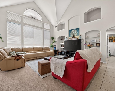 214 Kentwood Ridge Court - Photo Thumbnail 16