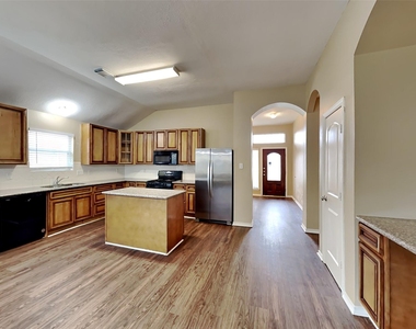 1835 Manor Drive - Photo Thumbnail 1