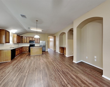 1835 Manor Drive - Photo Thumbnail 6