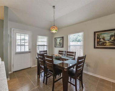 2823 Lakecrest Forest Drive - Photo Thumbnail 6