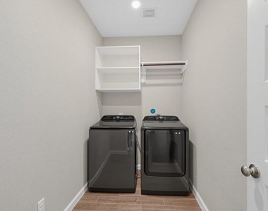 5123 Morrison Drive - Photo Thumbnail 6