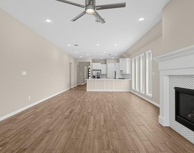 5123 Morrison Drive - Photo Thumbnail 2
