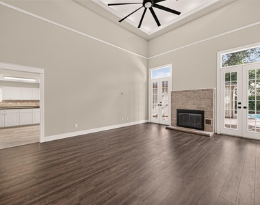 2103 Shadybriar Drive - Photo Thumbnail 9