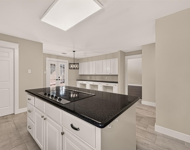 2103 Shadybriar Drive - Photo Thumbnail 15