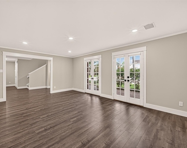2103 Shadybriar Drive - Photo Thumbnail 7