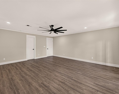 2103 Shadybriar Drive - Photo Thumbnail 22