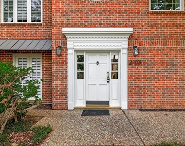 2103 Shadybriar Drive - Photo Thumbnail 4