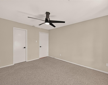 2103 Shadybriar Drive - Photo Thumbnail 41