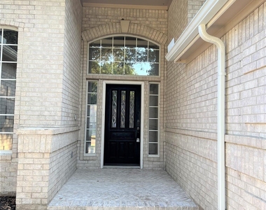 5407 Oak Cove Drive - Photo Thumbnail 1