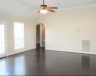 5407 Oak Cove Drive - Photo Thumbnail 6