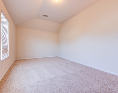3251 View Valley Trail - Photo Thumbnail 19
