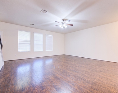 3251 View Valley Trail - Photo Thumbnail 6