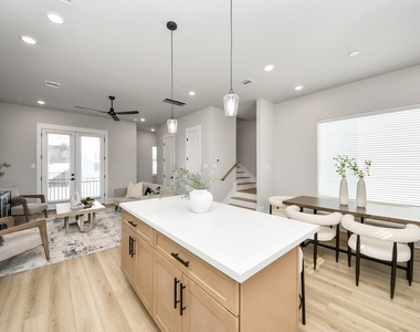 1102 Mansfield Street - Photo Thumbnail 15