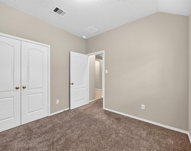 8811 Trenton Landing Lane - Photo Thumbnail 12