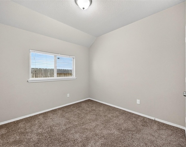 8811 Trenton Landing Lane - Photo Thumbnail 6