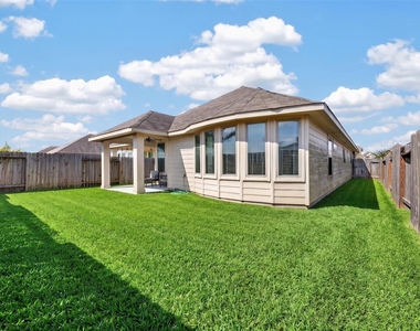 8811 Trenton Landing Lane - Photo Thumbnail 33