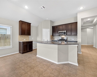 8811 Trenton Landing Lane - Photo Thumbnail 13