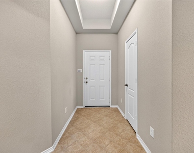 8811 Trenton Landing Lane - Photo Thumbnail 4