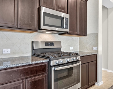 8811 Trenton Landing Lane - Photo Thumbnail 15