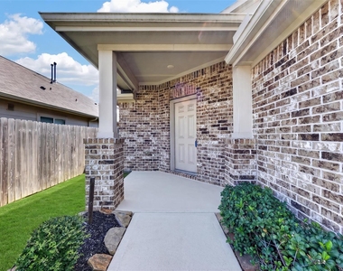 8811 Trenton Landing Lane - Photo Thumbnail 3