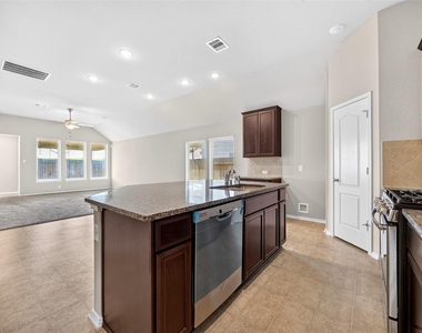 8811 Trenton Landing Lane - Photo Thumbnail 18